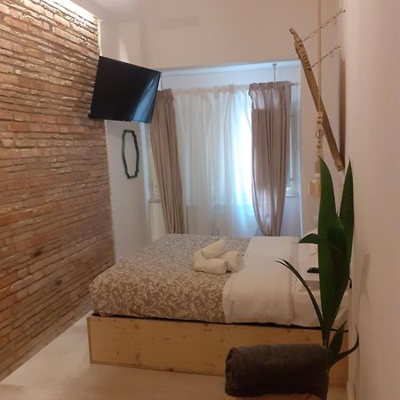 Arco Del Sacramento Casa Vacanze بينيفنتو الغرفة الصورة