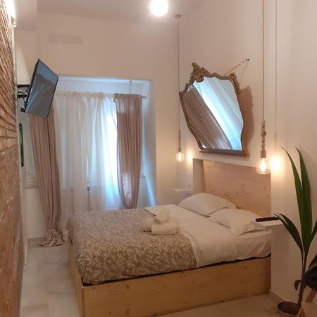 Arco Del Sacramento Casa Vacanze بينيفنتو الغرفة الصورة